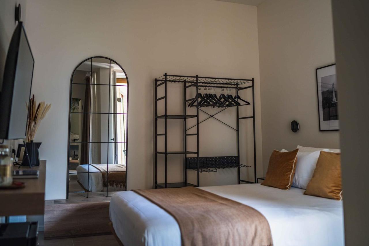 Gaby Lake Suites Como Eksteriør billede